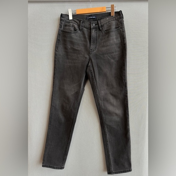 Calvin Klein | Washed Charcoal High-Rise Slim Ankle Jeans | Size 28 - Picture 1 of 7